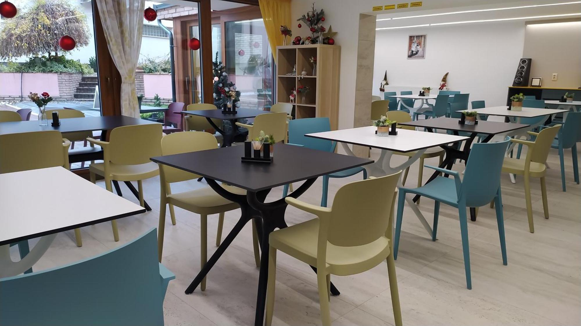 La Vita Premium Panzio Gyula Exteriör bild