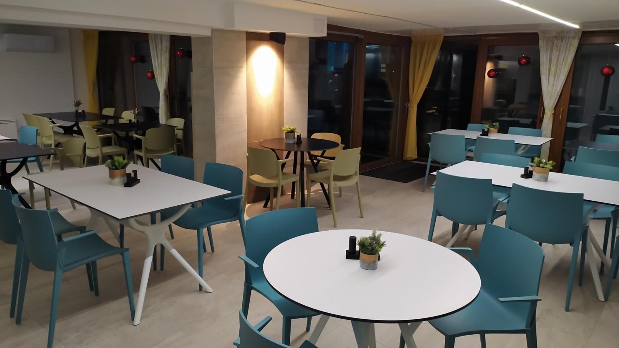 La Vita Premium Panzio Gyula Exteriör bild